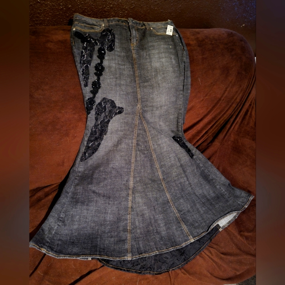 Bisou Bisou long Jean skirt sz12